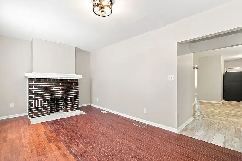 2 bed, 1.0 bath, $1,275 — Photo 4