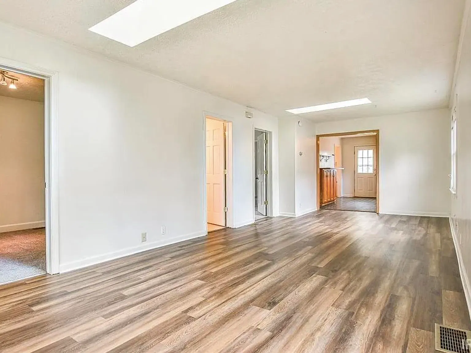 4 bed, 1848 sqft, $2,500 — Photo 4