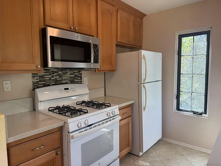 13294 Wimberly Sq #228 — Photo 11