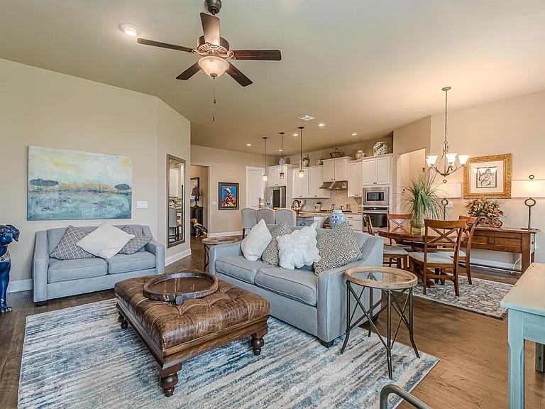 115 Laughing Pear Cv — Photo 22