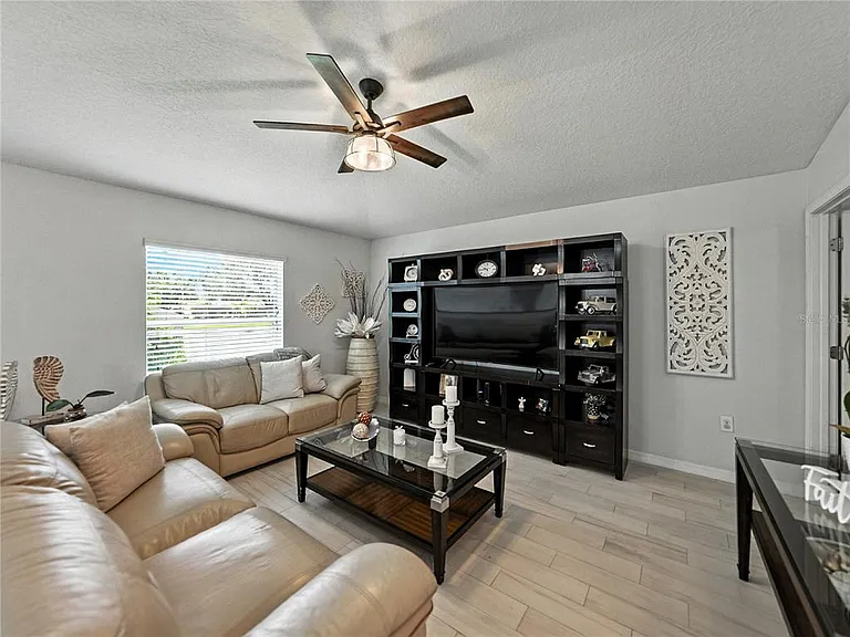 149 Cascade Bend Dr — Photo 15