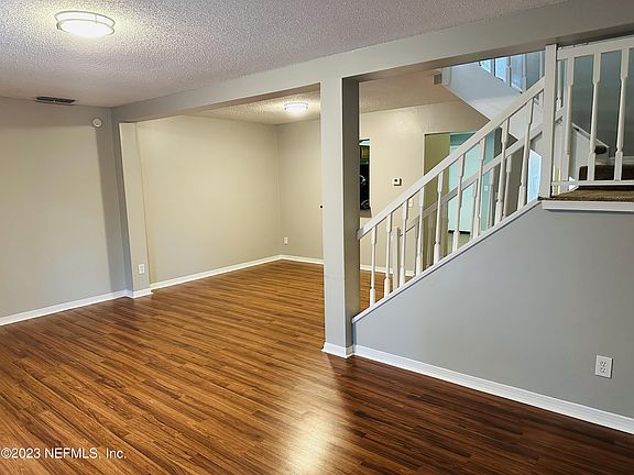 2nd image of 3010 COBBLEWOOD Lane E