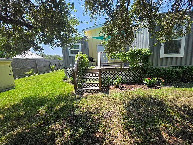 812 Fort Worth St — Photo 5