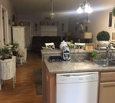2nd image of 8001 Stonebrook Dr