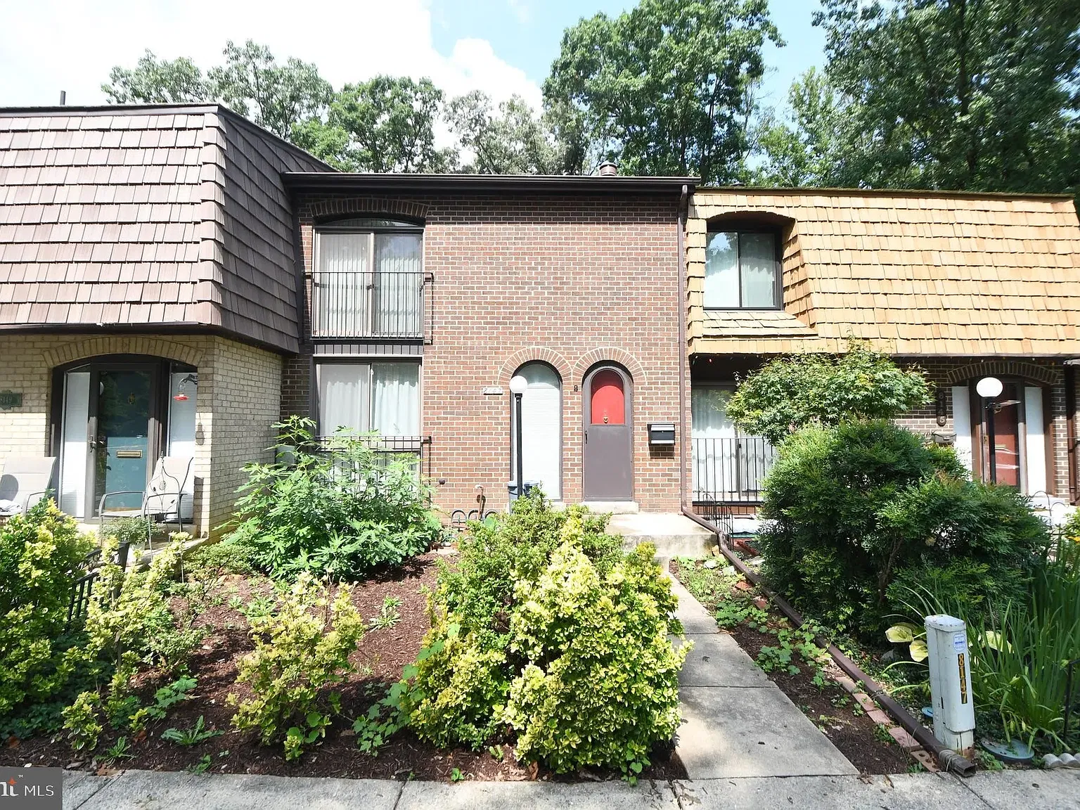 3 bed, 3.5 bath, 2112 sqft, $3,500 — Photo 1