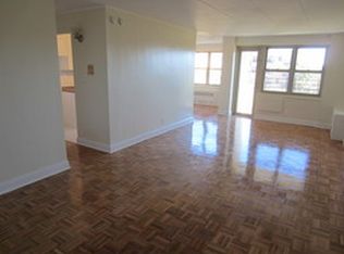 30 Park Ave APT 4O, Mount Vernon, NY 10550