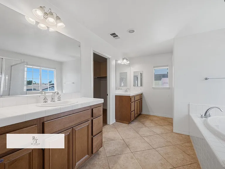 12488 Celebration Dr — Photo 24