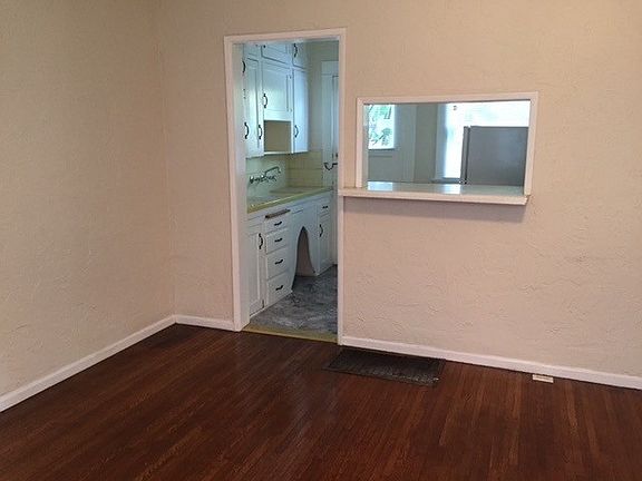 5th image of 1528 E 1st St APT 8