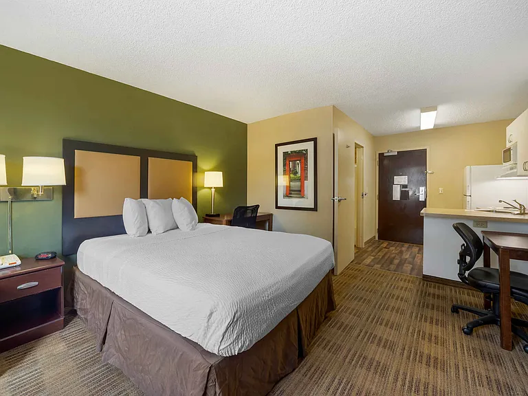 Studio Suite - 1 Queen Bed