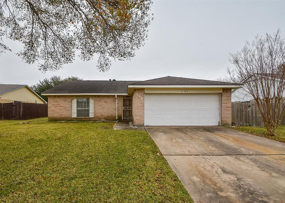 1st image of 654 Fair Oak Dr