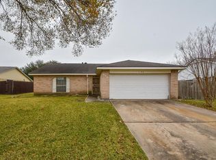 654 Fair Oak Dr, Stafford, TX 77477