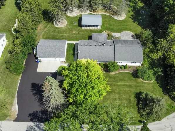 S63W14898 Garden TERRACE, Muskego, WI 53150