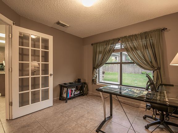 5th image of 2115 Indian Meadows Dr