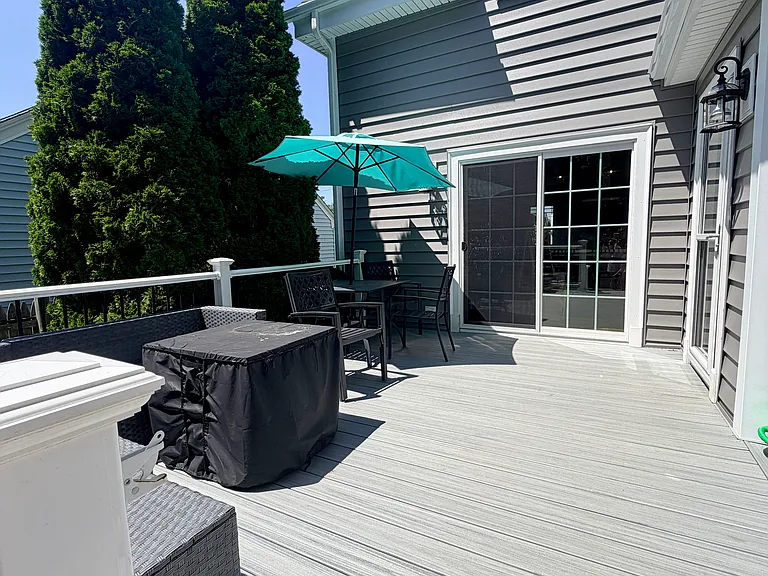 Bay View Ave — Photo 25