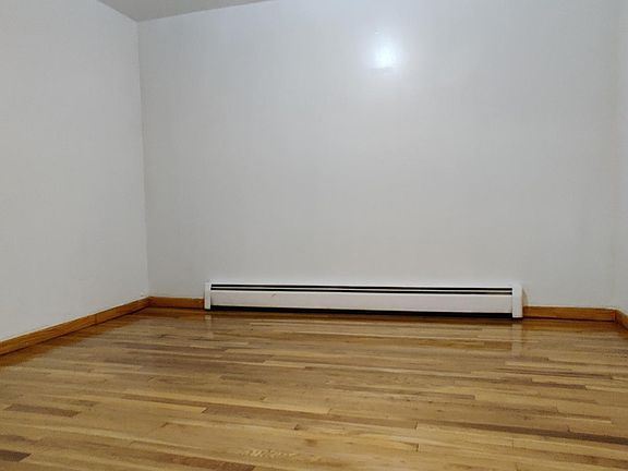 2nd image of 835 Throggs Neck Expy #2