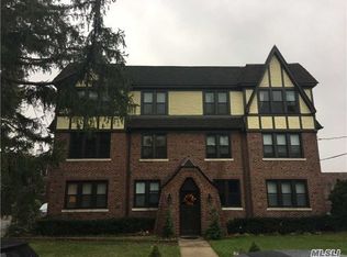 24 Vanderbilt Ave APT 3D, Manhasset, NY 11030