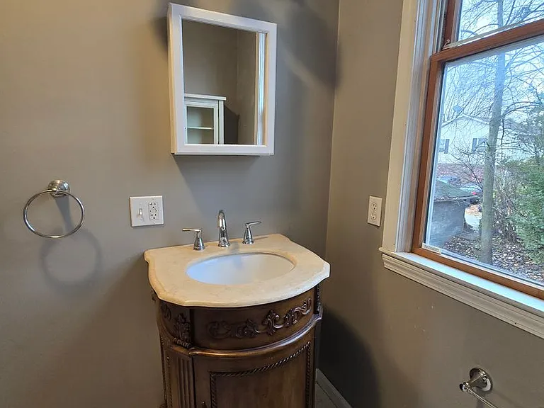 1723 Rebecca St — Photo 12