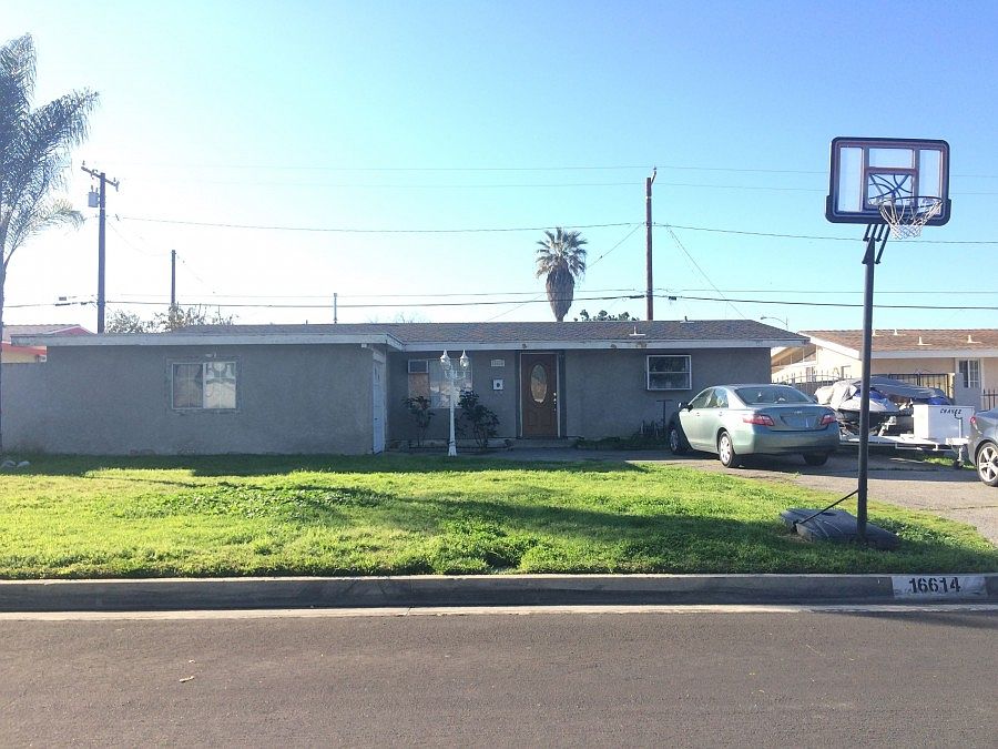 1st image of 16614 E Queenside Dr