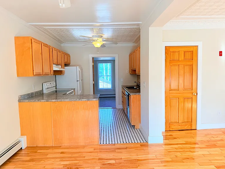 127 Hanover St #2 — Photo 6