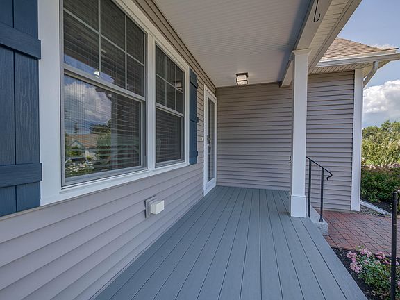 3rd image of 9 Headland Lane #9