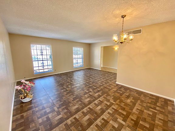 5th image of 5325 Carousel Dr