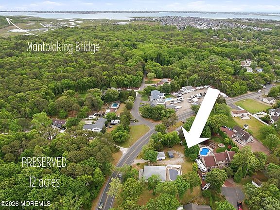 3rd image of 471 Drum Point Road
