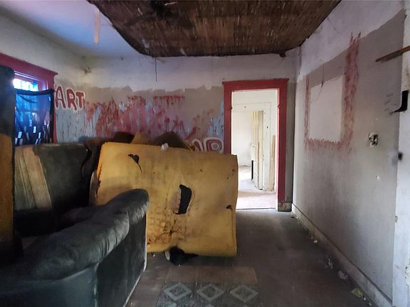 3rd image of 3600 Rockingham St