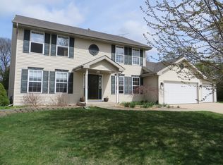 476 Symphony Cv, Machesney Park, IL 61115