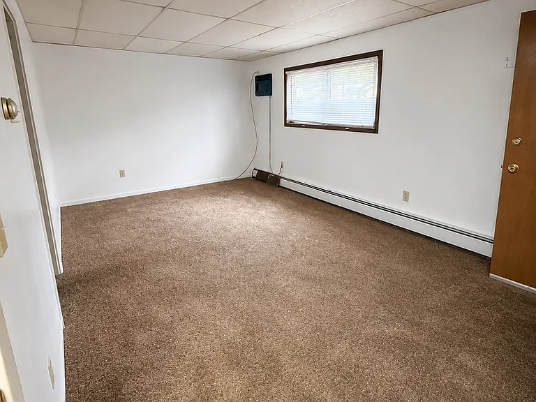 2339 Alderson Ave — Photo 3