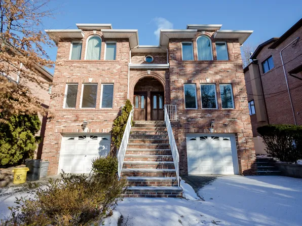 343B E Harriet Ave #B, Palisades Park, NJ 07650