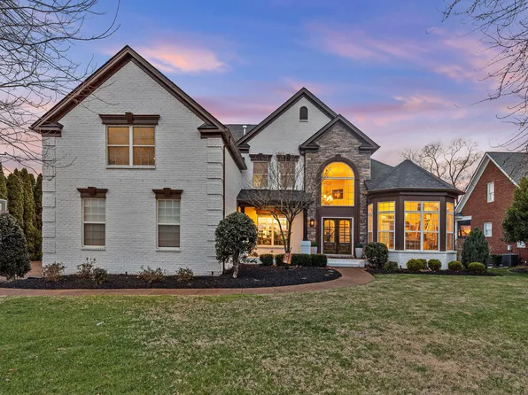 945 Plantation Blvd, Gallatin, TN 37066