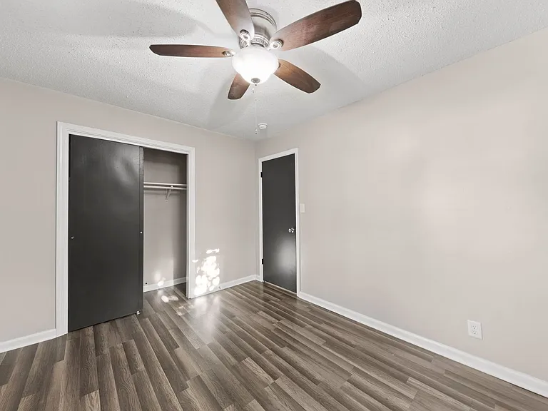 1206 Cedar St — Photo 14