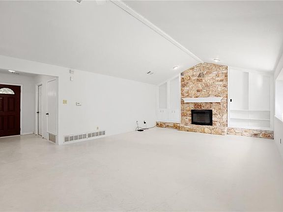3rd image of 2100 Malvern Hill Dr