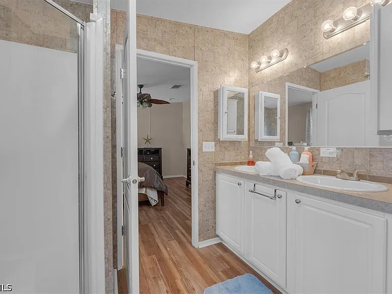 701 Coral Dr — Photo 13