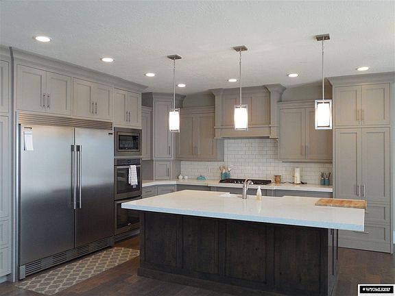 5th image of 200 Tamarack Dr