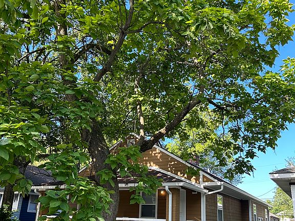 2nd image of 3706 N Kenwood Ave