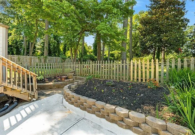 2013 Glenwood Ave SE — Photo 18