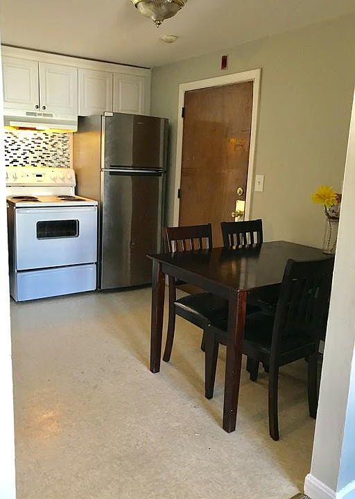 1st image of 14 Collins St Unit 20