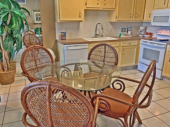 4th image of 404 Padre Blvd Unit 206