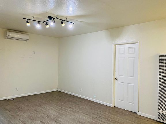 4th image of 2335 W Pacific Ave #A