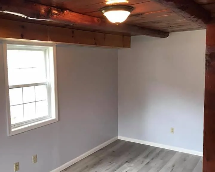 Larger bedroom.