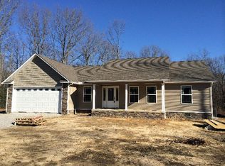 1645 Cherokee Rd E, Crossville, TN 38572