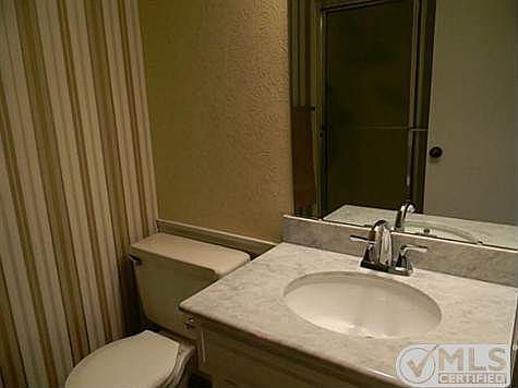 5th image of 3726 Edgemont Dr