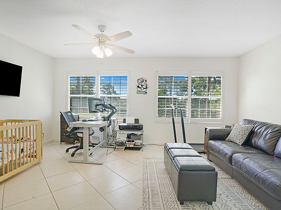 3rd image of 3714 Savoy Ln