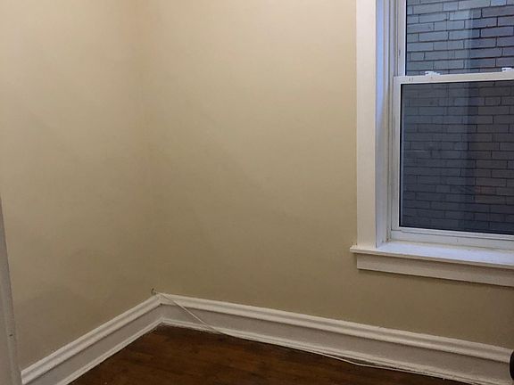 4th image of 933 Hinman Ave APT 2