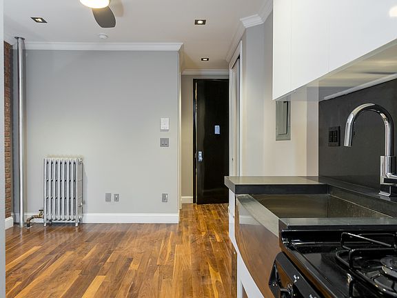 2nd image of 16 E 116th St APT 4B