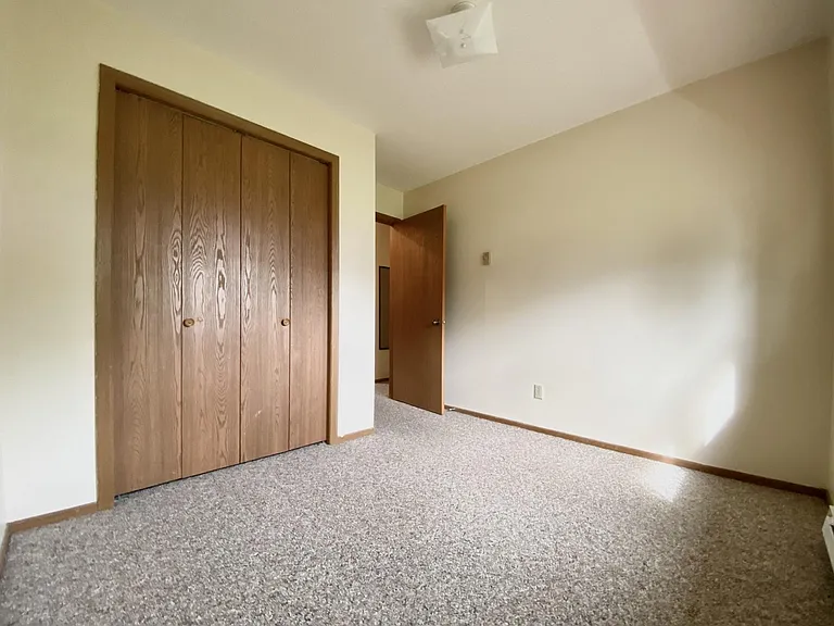 840 E 6th St #5 — Photo 8