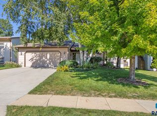 2008 S Melanie Ln, Sioux Falls, SD 57103