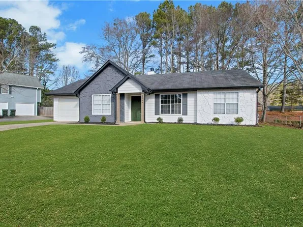 2964 Hollow Ln, Powder Springs, GA 30127