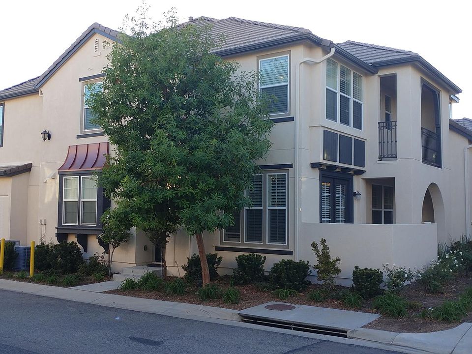 1st image of 28683 Pietro Dr